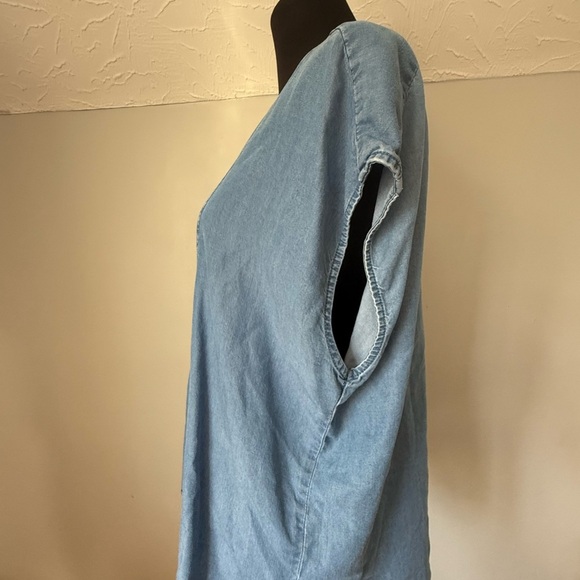 Liz Claiborne Light Blue Denim Tunic Top - Picture 2 of 5